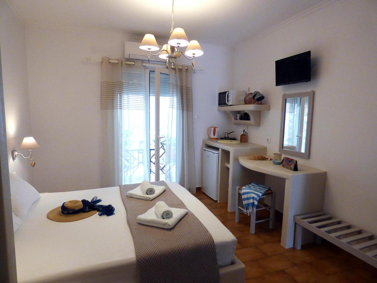 Tasoula Guest House Adamantas  Exterior foto